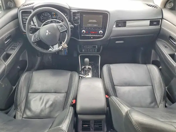 JA4AZ3A31LZ032289 2020 MITSUBISHI OUTLANDER - Image 8