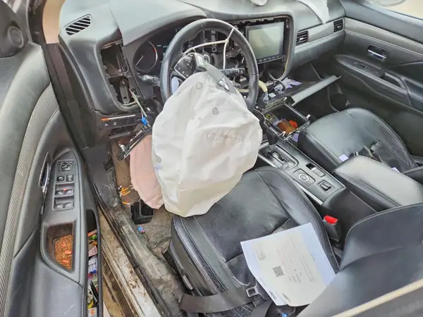 JA4AZ3A31LZ040389 2020 MITSUBISHI OUTLANDER - Image 8
