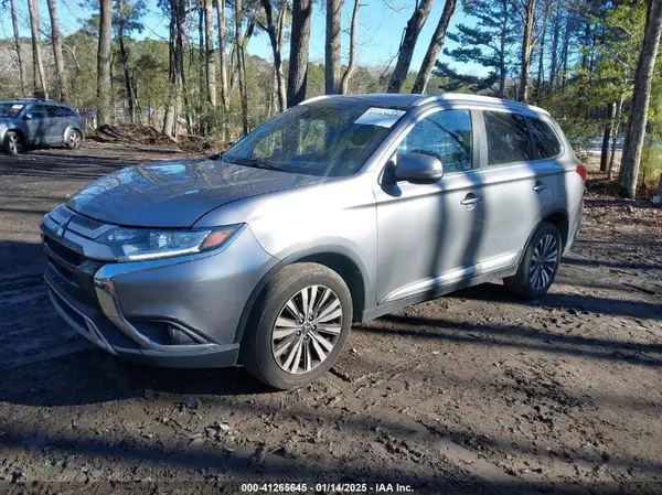 JA4AZ3A31LZ041204 2020 MITSUBISHI OUTLANDER - Image 2