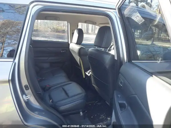JA4AZ3A31LZ041204 2020 MITSUBISHI OUTLANDER - Image 8