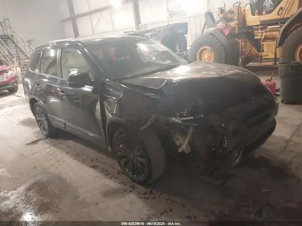 JA4AZ3A31LZ043342 2020 MITSUBISHI OUTLANDER - Image 1