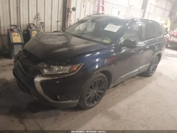 JA4AZ3A31LZ043342 2020 MITSUBISHI OUTLANDER - Image 2