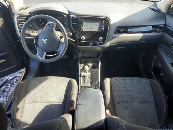 JA4AZ3A31LZ045205 2020 MITSUBISHI OUTLANDER - Image 8
