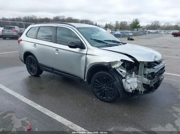 JA4AZ3A31LZ046189 2020 MITSUBISHI OUTLANDER - Image 1