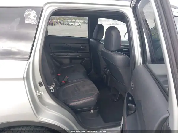 JA4AZ3A31LZ046189 2020 MITSUBISHI OUTLANDER - Image 8
