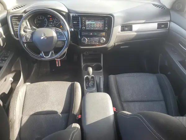 JA4AZ3A32GZ001378 2016 MITSUBISHI OUTLANDER - Image 8