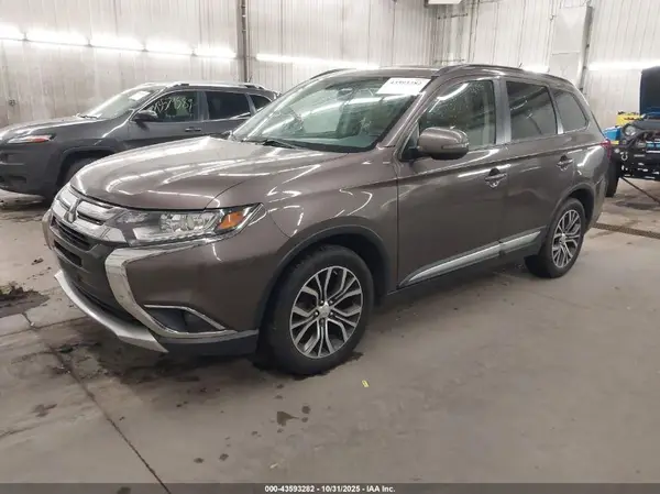 JA4AZ3A32GZ001770 2016 MITSUBISHI OUTLANDER - Image 2