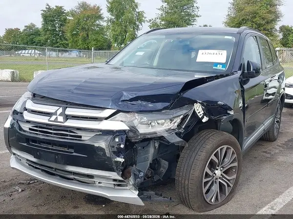 JA4AZ3A32GZ003146 2016 MITSUBISHI OUTLANDER - Image 2