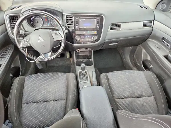 JA4AZ3A32GZ004121 2016 MITSUBISHI OUTLANDER - Image 8