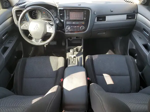 JA4AZ3A32GZ004183 2016 MITSUBISHI OUTLANDER - Image 8