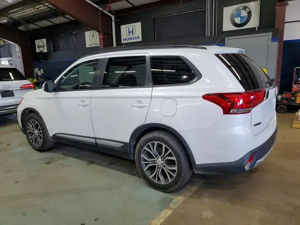 JA4AZ3A32GZ004569 2016 MITSUBISHI OUTLANDER - Image 2
