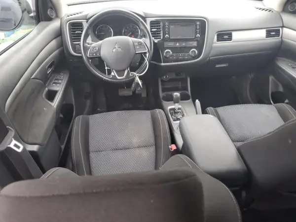JA4AZ3A32GZ004622 2016 MITSUBISHI OUTLANDER - Image 8