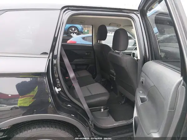 JA4AZ3A32GZ006757 2016 MITSUBISHI OUTLANDER - Image 8