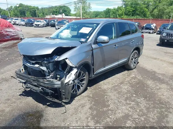 JA4AZ3A32GZ007956 2016 MITSUBISHI OUTLANDER - Image 2
