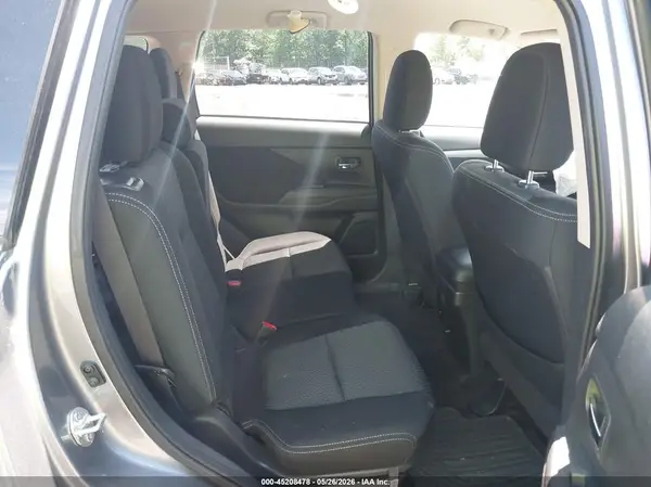 JA4AZ3A32GZ007956 2016 MITSUBISHI OUTLANDER - Image 8
