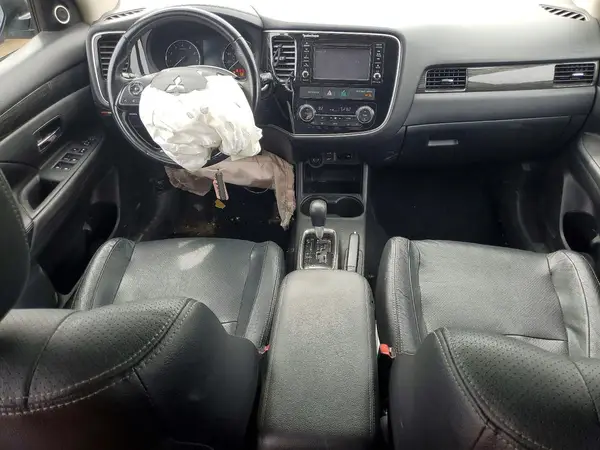 JA4AZ3A32GZ017774 2016 MITSUBISHI OUTLANDER - Image 8