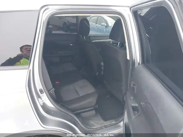 JA4AZ3A32GZ021713 2016 MITSUBISHI OUTLANDER - Image 8