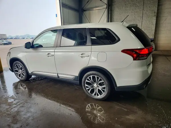 JA4AZ3A32GZ022683 2016 MITSUBISHI OUTLANDER - Image 2