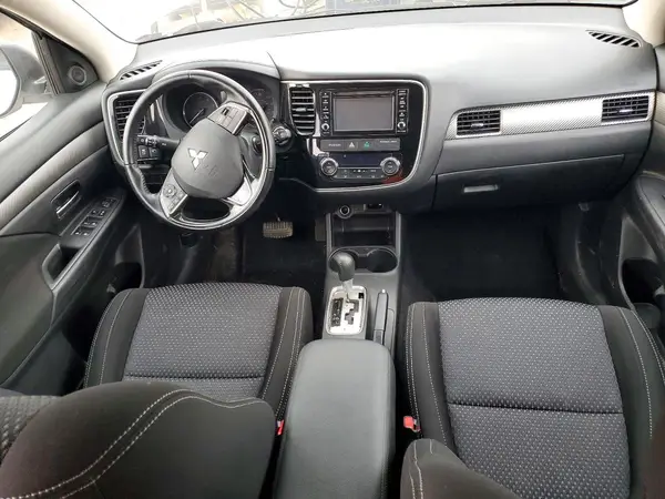 JA4AZ3A32GZ023462 2016 MITSUBISHI OUTLANDER - Image 8