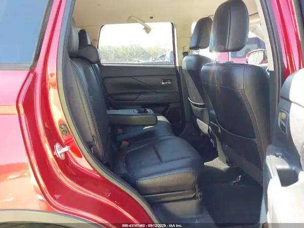 JA4AZ3A32GZ026278 2016 MITSUBISHI OUTLANDER - Image 8
