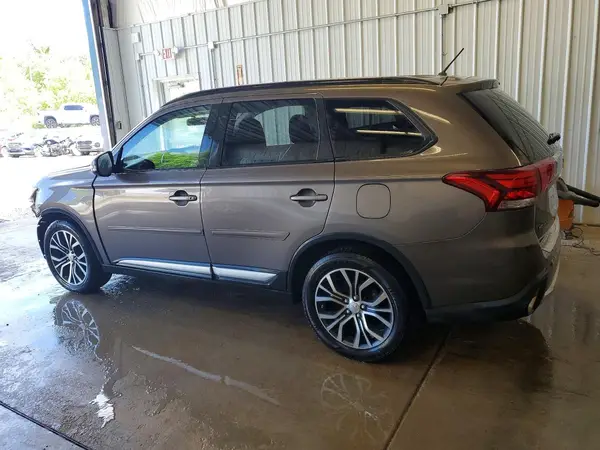 JA4AZ3A32GZ036826 2016 MITSUBISHI OUTLANDER - Image 2