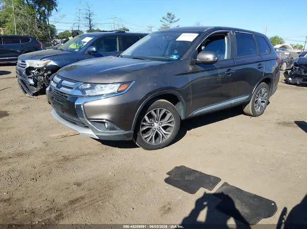 JA4AZ3A32GZ039709 2016 MITSUBISHI OUTLANDER - Image 2