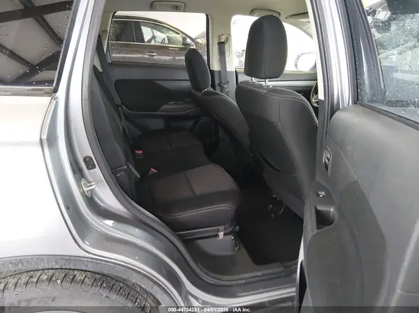 JA4AZ3A32GZ042061 2016 MITSUBISHI OUTLANDER - Image 8