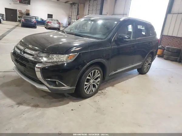 JA4AZ3A32HZ006050 2017 MITSUBISHI OUTLANDER - Image 2