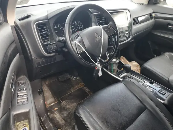 JA4AZ3A32HZ006517 2017 MITSUBISHI OUTLANDER - Image 8