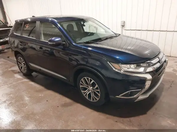 JA4AZ3A32HZ008316 2017 MITSUBISHI OUTLANDER - Image 1