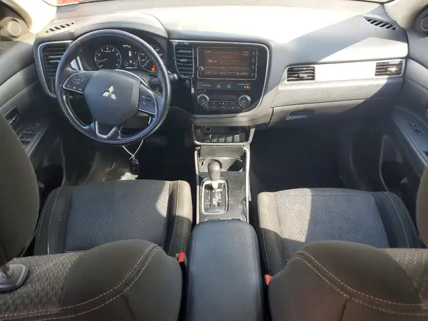 JA4AZ3A32HZ015427 2017 MITSUBISHI OUTLANDER - Image 8