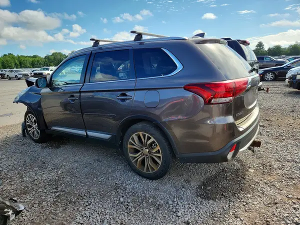 JA4AZ3A32HZ015573 2017 MITSUBISHI OUTLANDER - Image 2