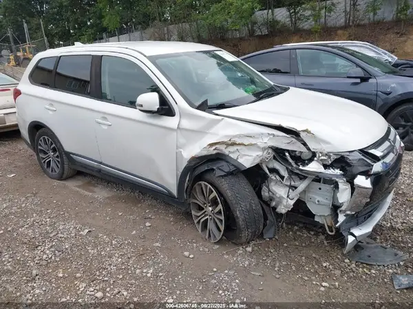 JA4AZ3A32HZ026234 2017 MITSUBISHI OUTLANDER - Image 1