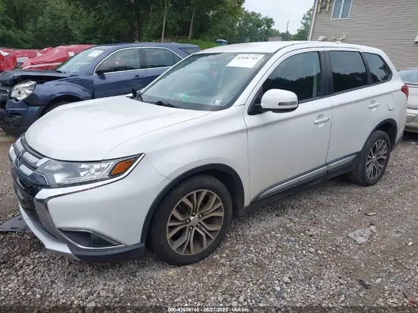 JA4AZ3A32HZ026234 2017 MITSUBISHI OUTLANDER - Image 2
