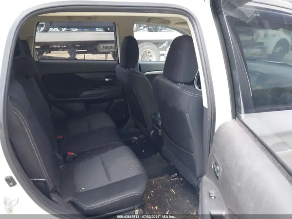 JA4AZ3A32HZ027500 2017 MITSUBISHI OUTLANDER - Image 8