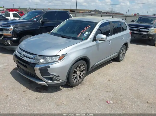 JA4AZ3A32HZ031255 2017 MITSUBISHI OUTLANDER - Image 2