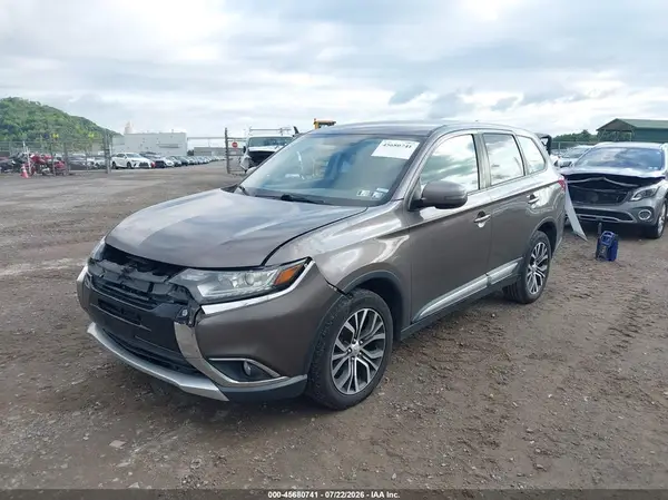 JA4AZ3A32HZ031272 2017 MITSUBISHI OUTLANDER - Image 2
