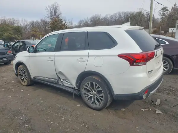 JA4AZ3A32HZ037539 2017 MITSUBISHI OUTLANDER - Image 2