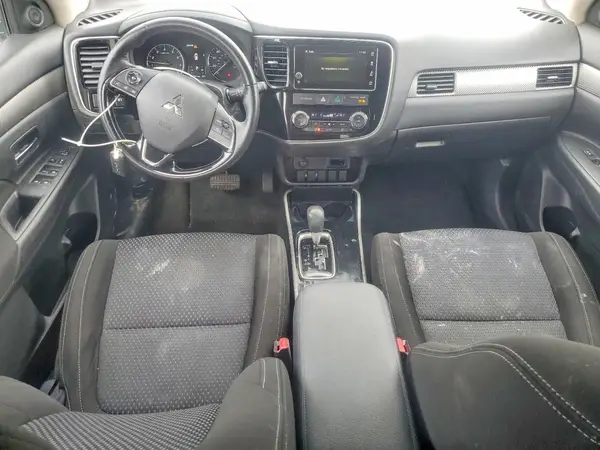 JA4AZ3A32HZ037539 2017 MITSUBISHI OUTLANDER - Image 8