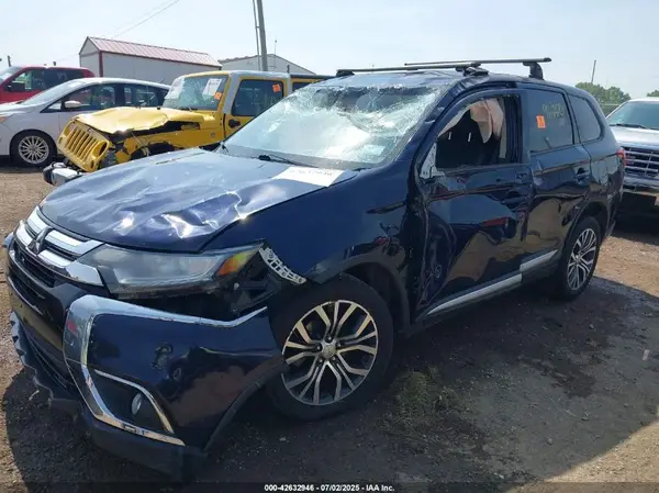 JA4AZ3A32HZ040117 2017 MITSUBISHI OUTLANDER - Image 2