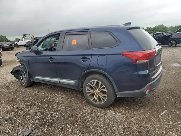 JA4AZ3A32HZ040120 2017 MITSUBISHI OUTLANDER - Image 2