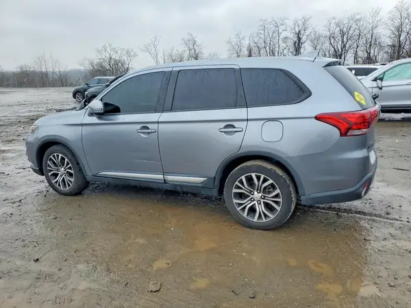 JA4AZ3A32HZ045754 2017 MITSUBISHI OUTLANDER - Image 2