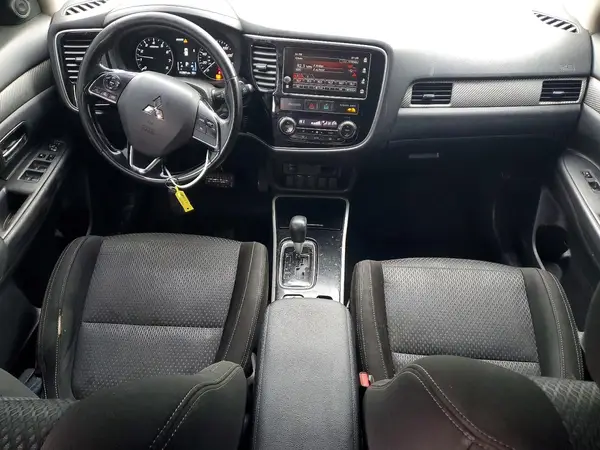 JA4AZ3A32HZ045754 2017 MITSUBISHI OUTLANDER - Image 8