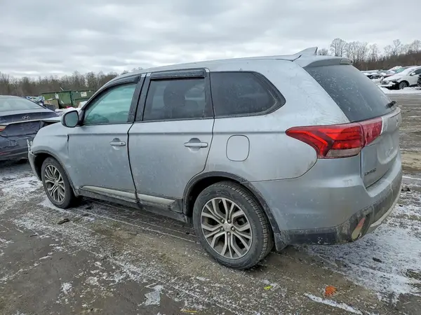 JA4AZ3A32HZ050081 2017 MITSUBISHI OUTLANDER - Image 2