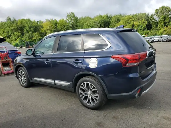 JA4AZ3A32HZ054776 2017 MITSUBISHI OUTLANDER - Image 2