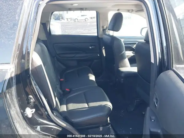 JA4AZ3A32HZ058147 2017 MITSUBISHI OUTLANDER - Image 8
