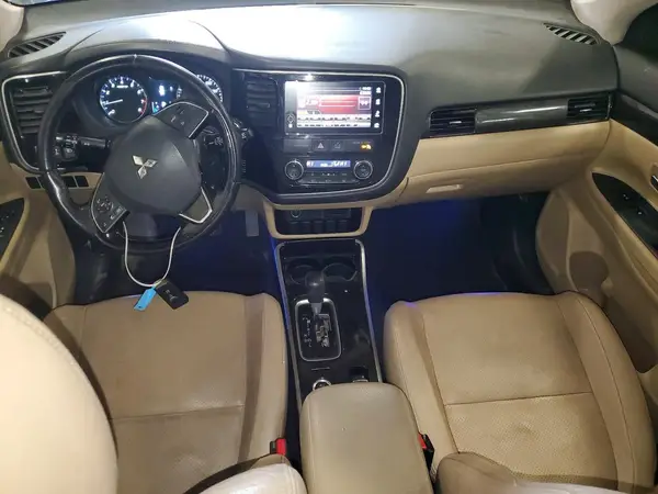 JA4AZ3A32HZ064336 2017 MITSUBISHI OUTLANDER - Image 8