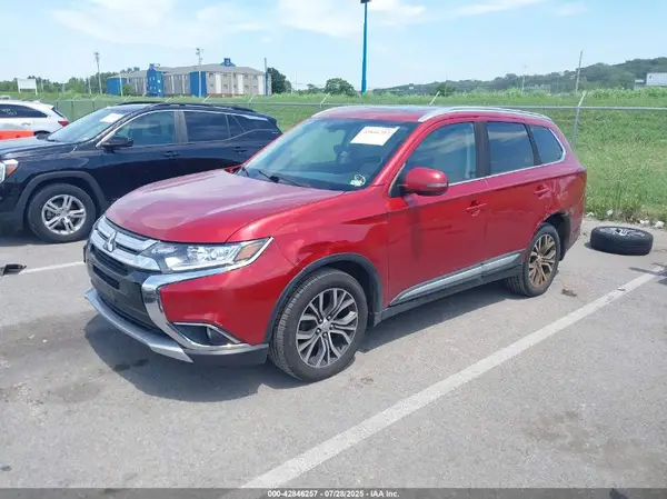 JA4AZ3A32HZ065812 2017 MITSUBISHI OUTLANDER - Image 2