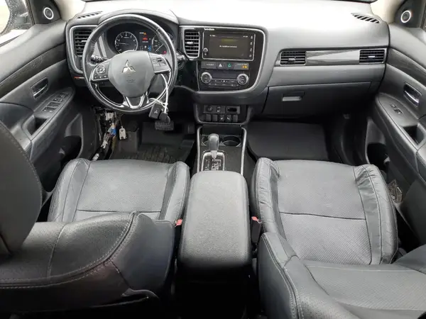 JA4AZ3A32JJ001466 2018 MITSUBISHI OUTLANDER - Image 8