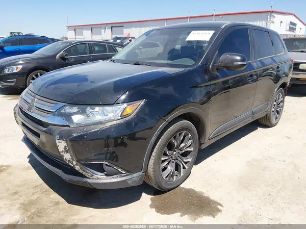 JA4AZ3A32JJ002391 2018 MITSUBISHI OUTLANDER - Image 2